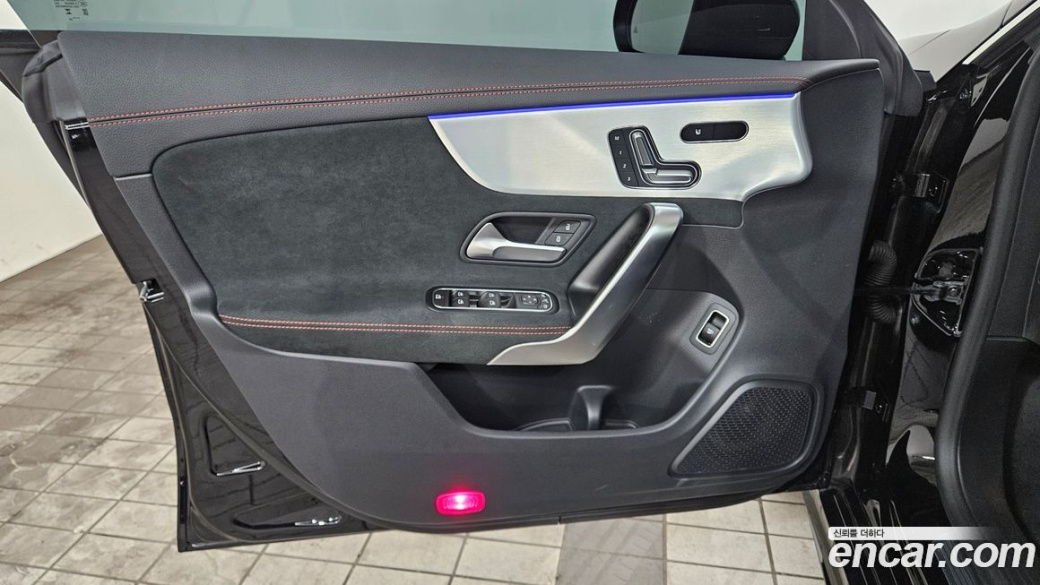 Mercedes-Benz CLA-Class CLA250 4MATIC, 2025