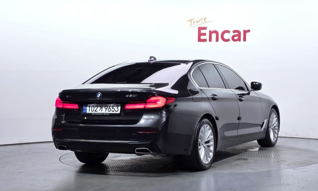 BMW 5-Series 530i xDrive Luxury, 2022