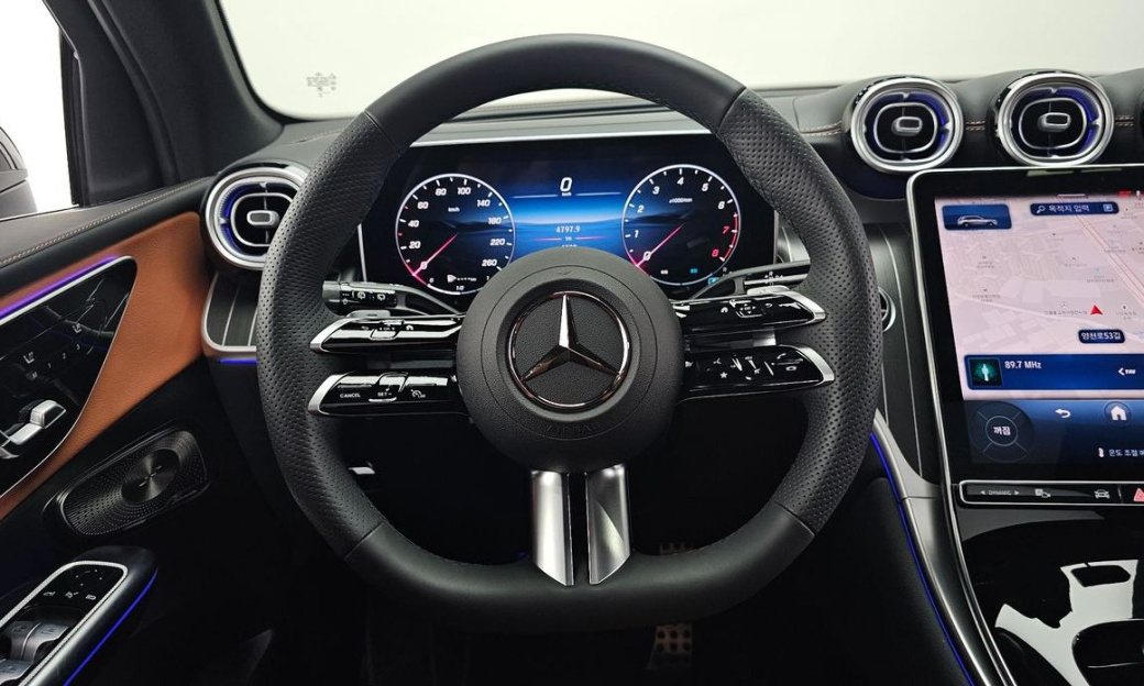 Mercedes-Benz GLC-Class GLC300 4MATIC AMG Line, 2025