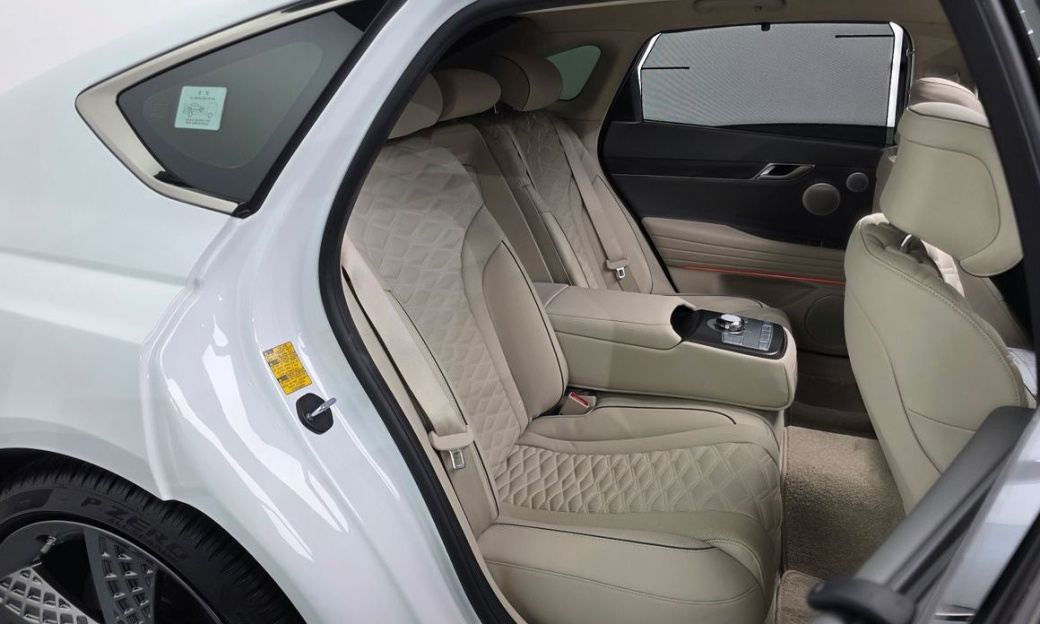 Genesis G80 Gasoline 2.5 Turbo AWD, 2025