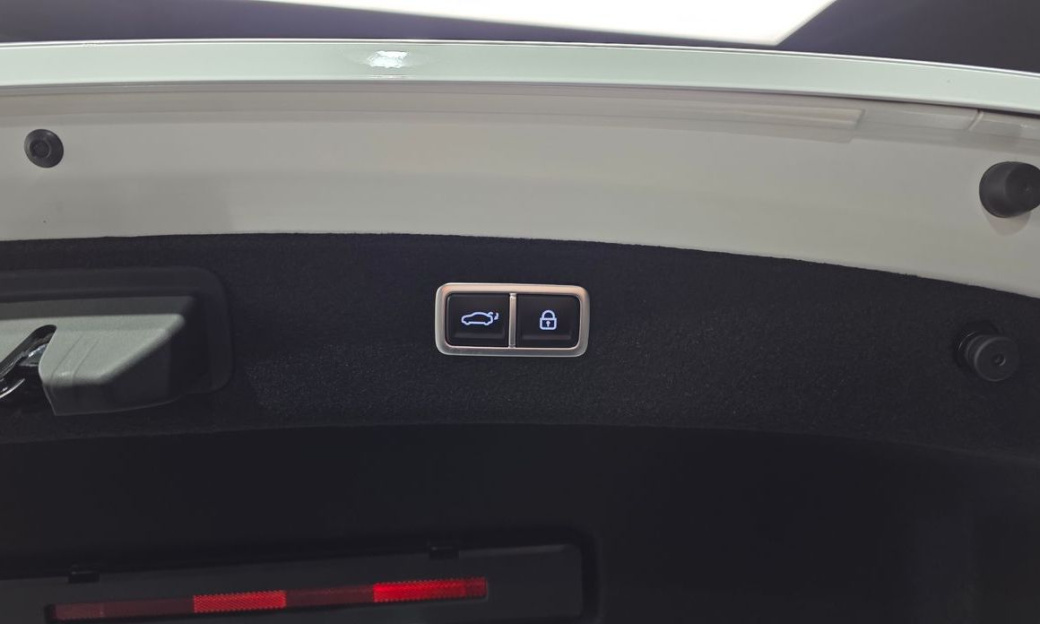Genesis G80 Gasoline 2.5 Turbo 2WD, 2025