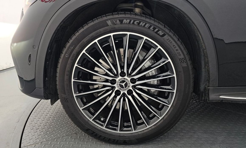 Mercedes-Benz GLC-Class GLC300 4MATIC AMG Line, 2025