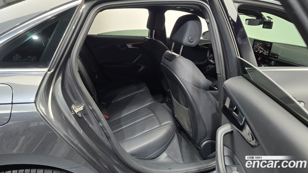 Audi A4 35 TDI Premium, 2022