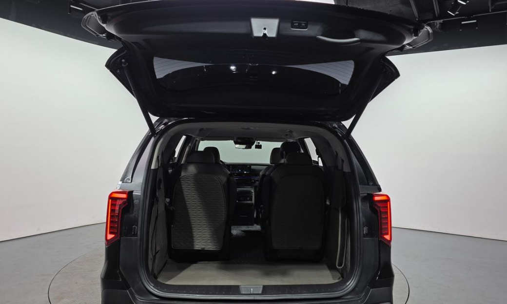 Kia Carnival 9-Seater Gravity, 2025