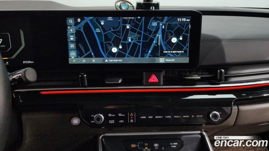 Kia Carnival 7-Seater Signature, 2024