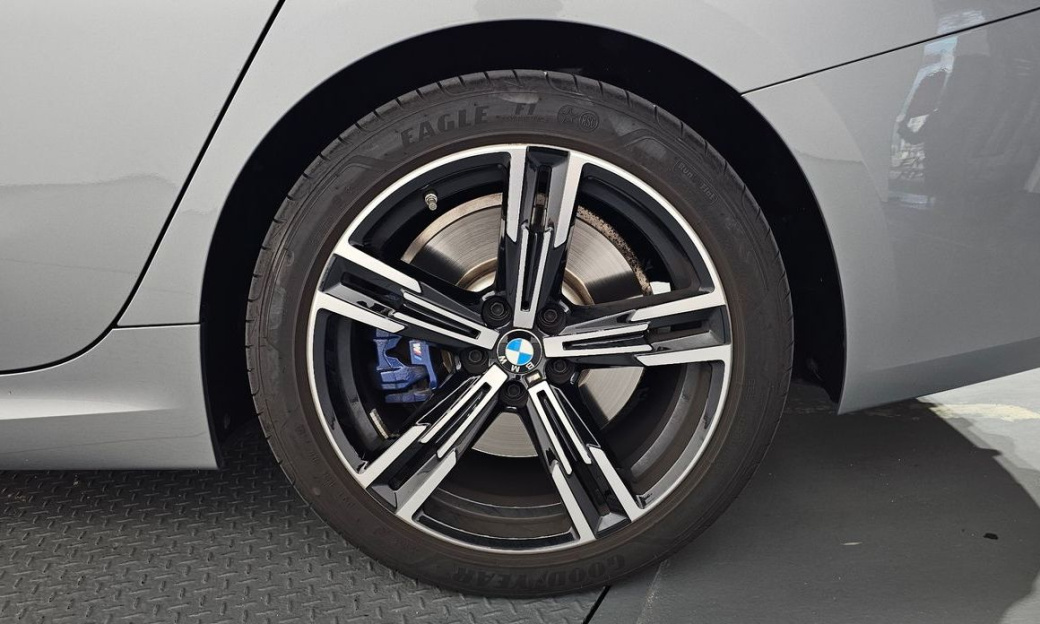 BMW 3-Series 320i M Sport, 2024