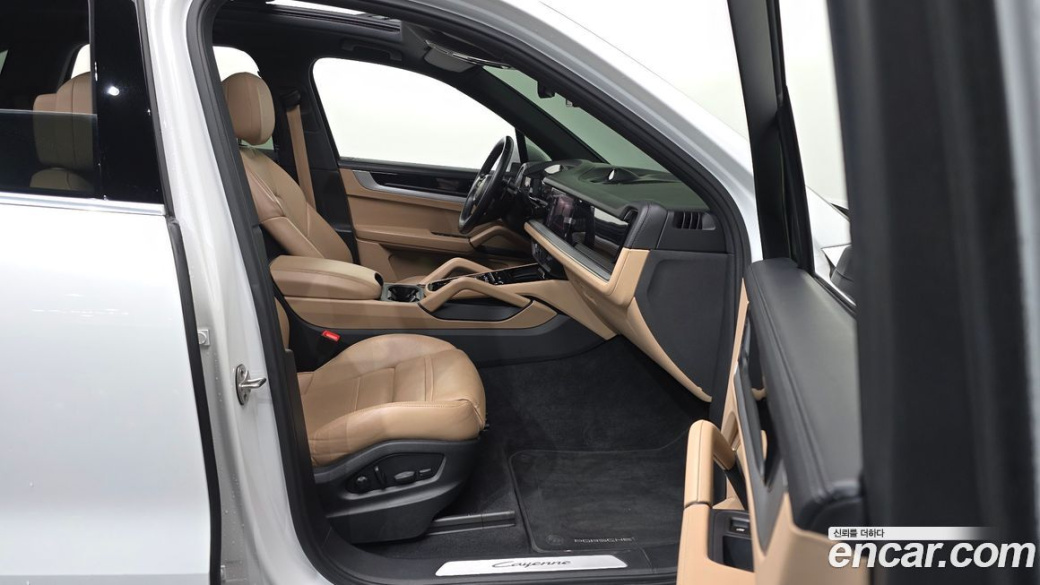 Porsche Cayenne 3.0, 2024