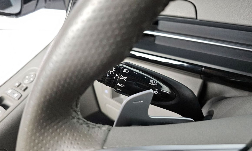 Hyundai Staria 4WD Lounge 9-Seater, 2024