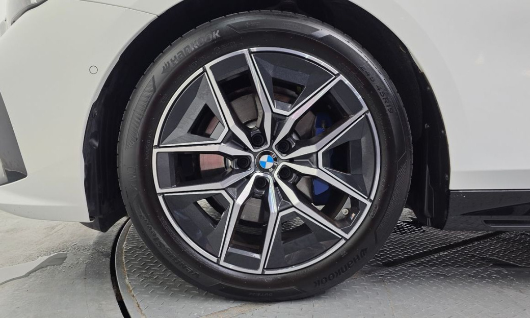 BMW 5-Series 520i M Sport, 2024