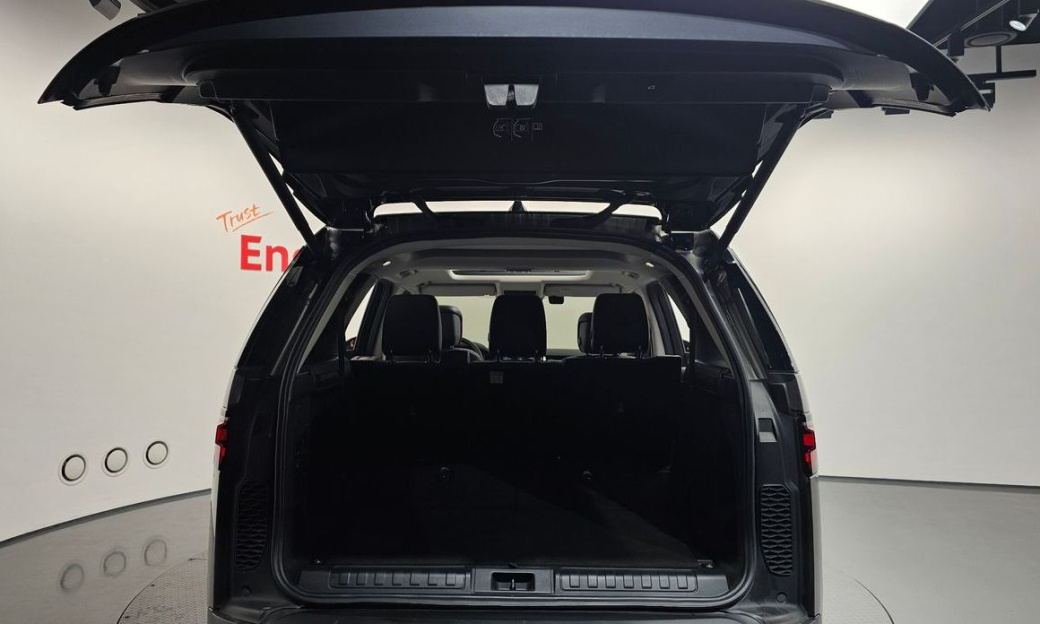 Land Rover Discovery D250 SE, 2023