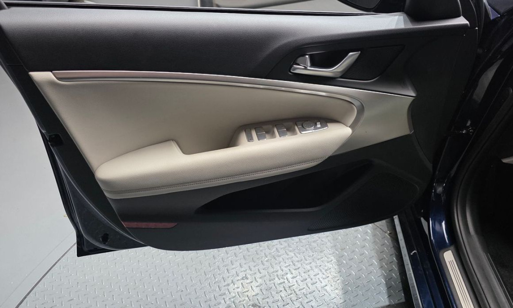 Genesis G70 Gasoline 2.5T 4WD, 2025