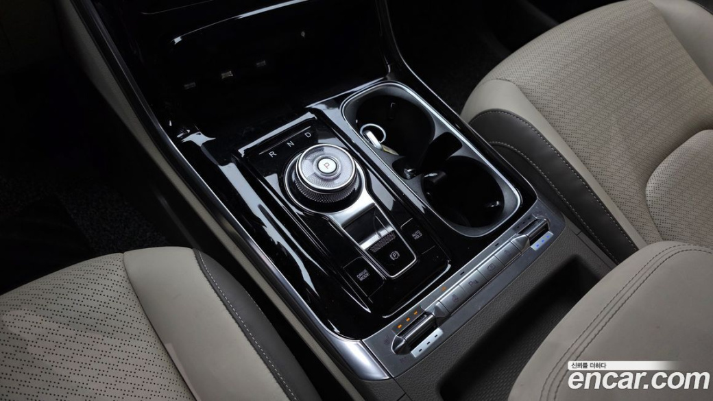 Kia Carnival 9-Seater Signature, 2023