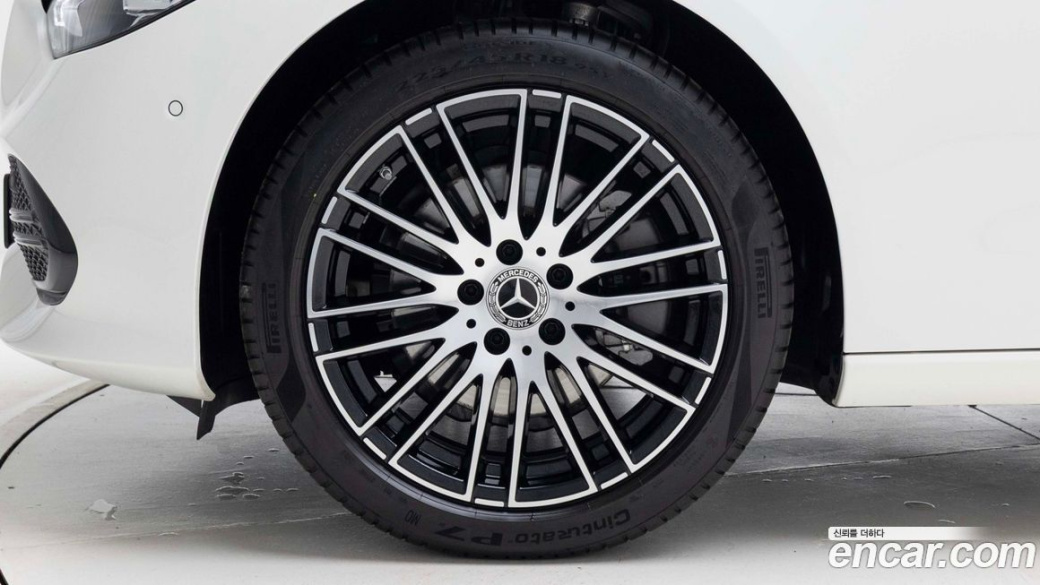 Mercedes-Benz C-Class C200 4MATIC Avantgarde, 2025