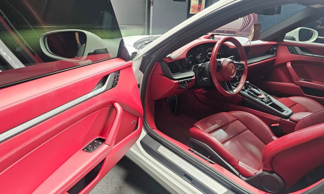 Porsche 911 Carrera 4, 2022