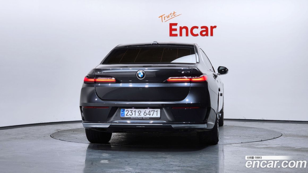 BMW 7-Series 740i sDrive Design Pure Excellence, 2023