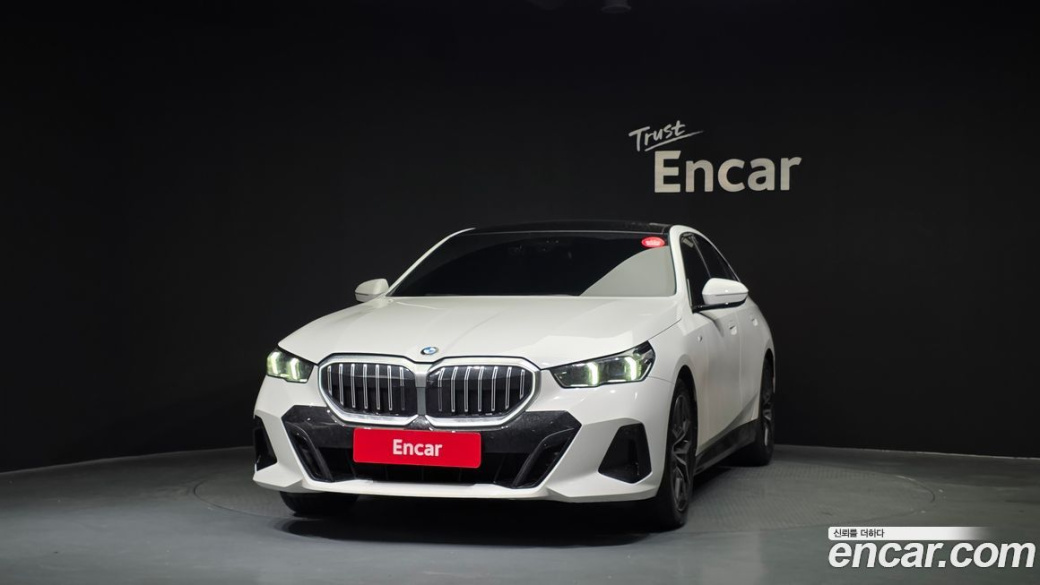 BMW 5-Series 520i M Sport, 2025