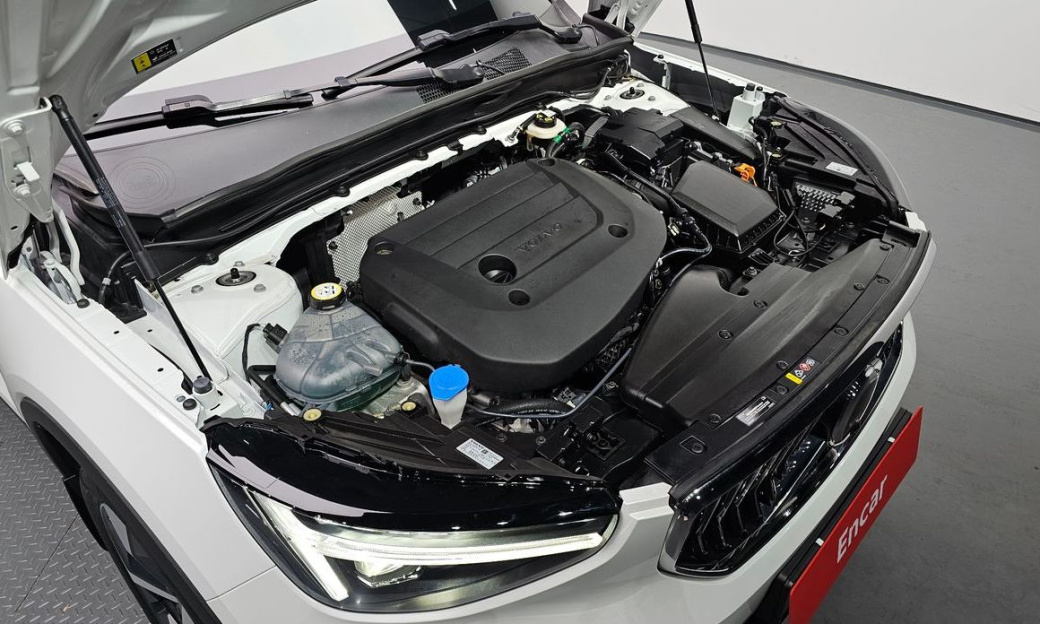 Volvo XC40 B4 Ultra Bright, 2025