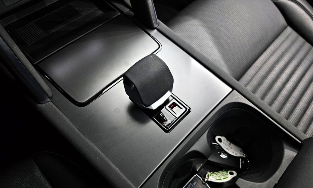 Land Rover Discovery Sport P250 Dynamic SE, 2025