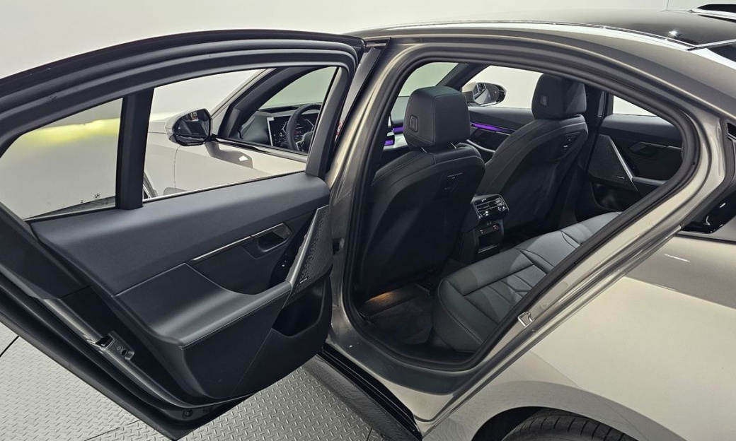 BMW 5-Series 520i M Sport, 2026