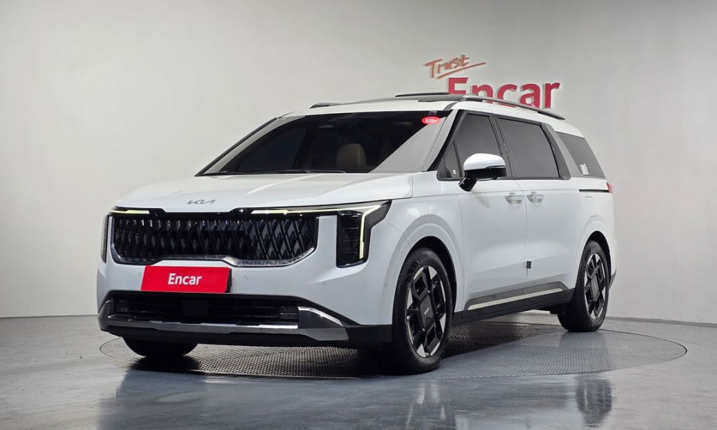 Kia Carnival 7-Seater Signature, 2024