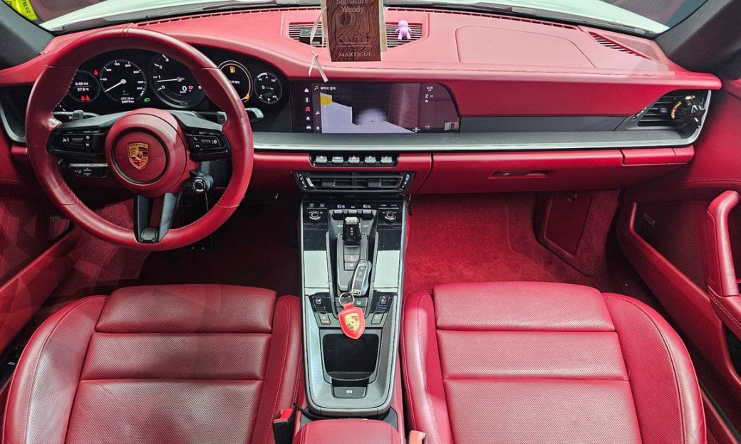 Porsche 911 Carrera 4, 2022