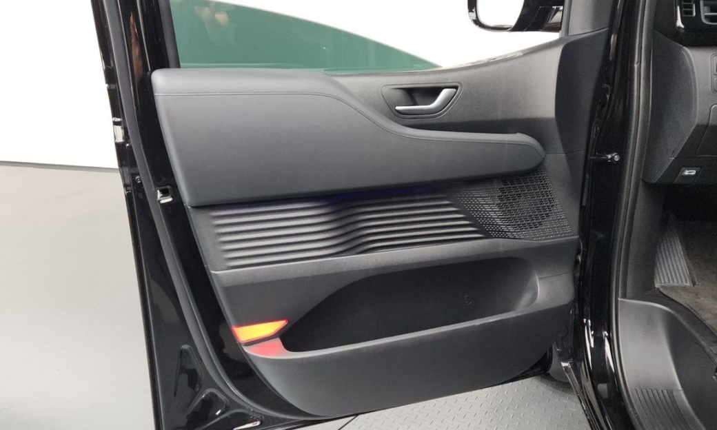 Hyundai Staria Lounge 9-Seater, 2025