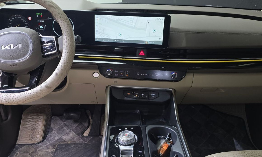 Kia Carnival 7-Seater Signature, 2024
