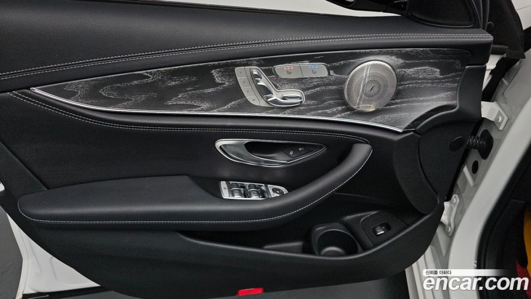 Mercedes-Benz E-Class E350 4MATIC AMG Line, 2023