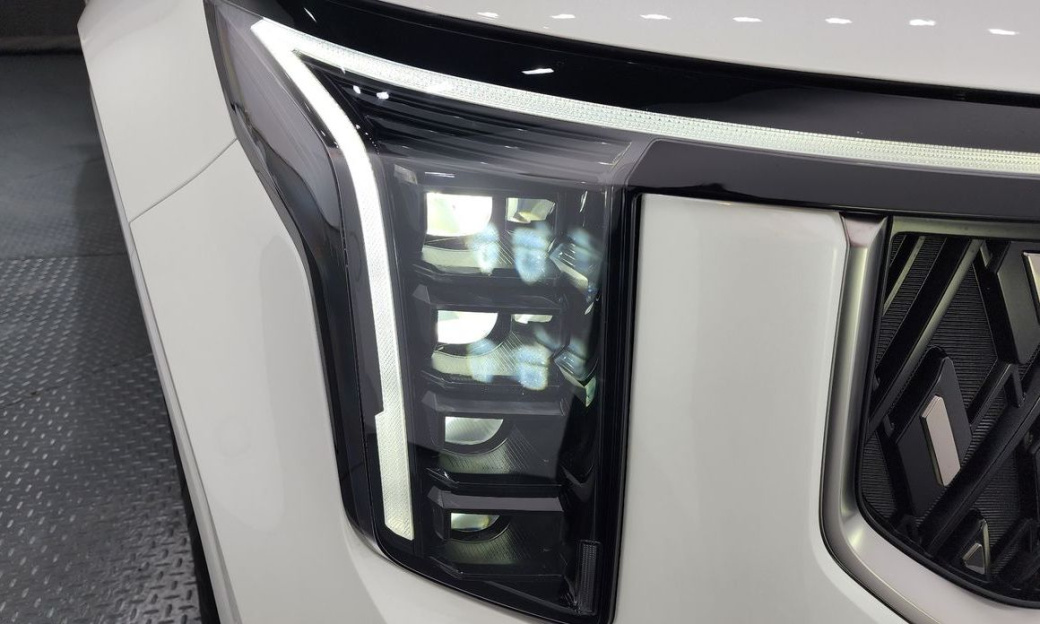 Kia Carnival 9-Seater Signature, 2025