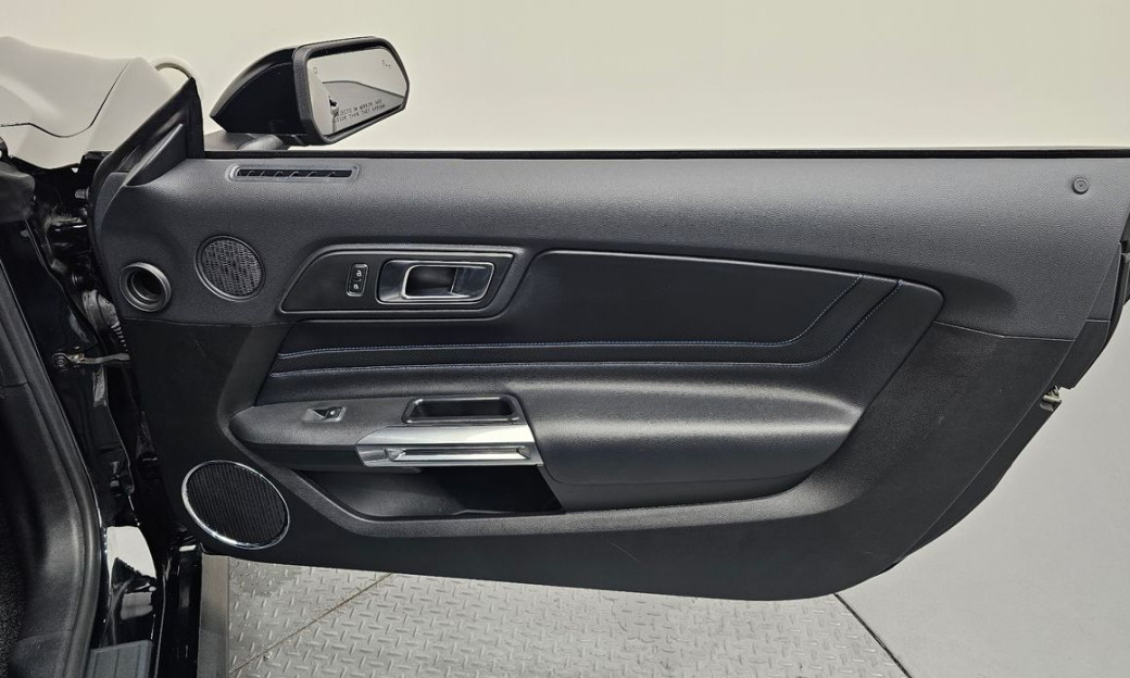 Ford Mustang Coupe, 2022