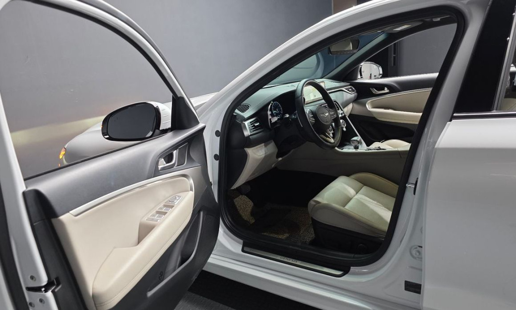 Genesis G70 Gasoline 2.0T 4WD, 2021