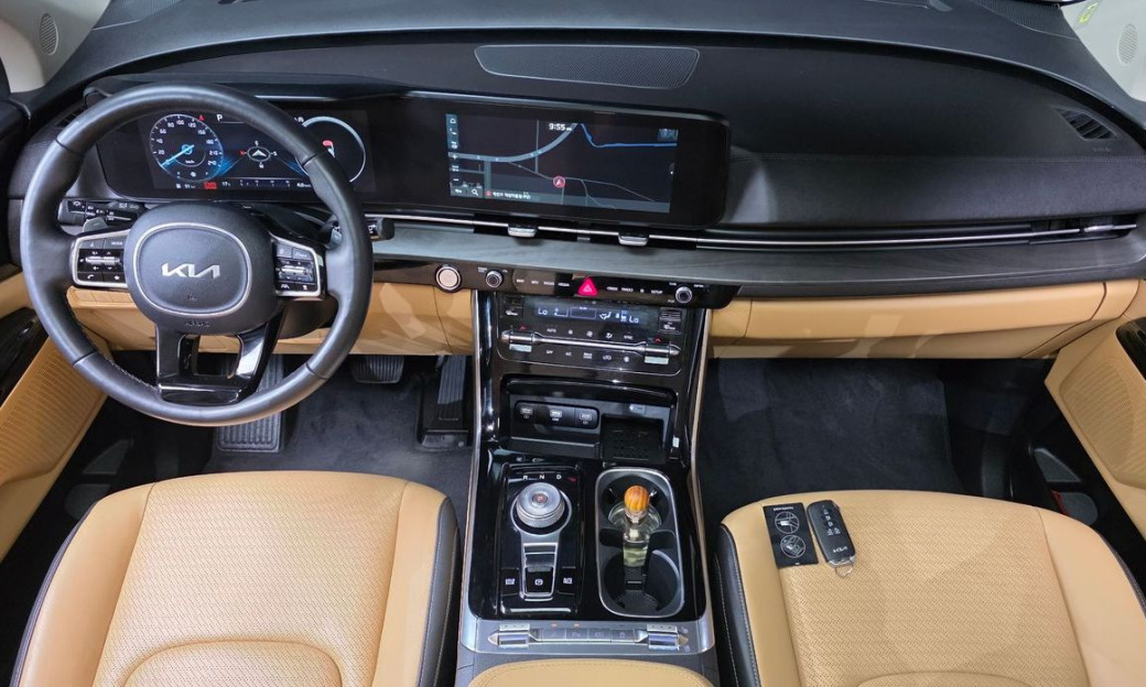 Kia Carnival 9-Seater Signature, 2023