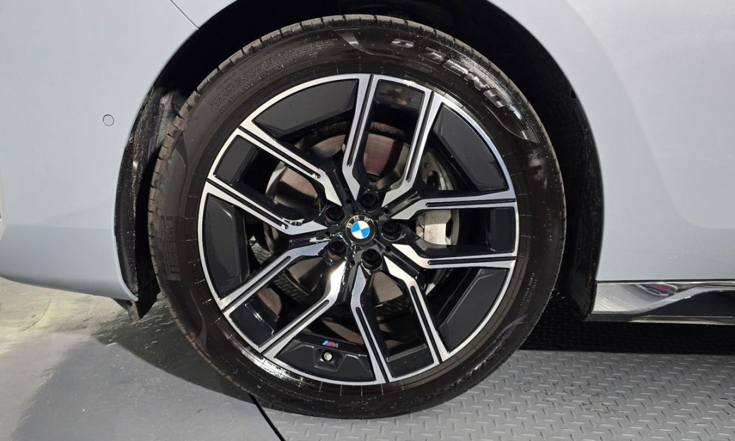 BMW 7-Series 740d xDrive M Sport, 2025