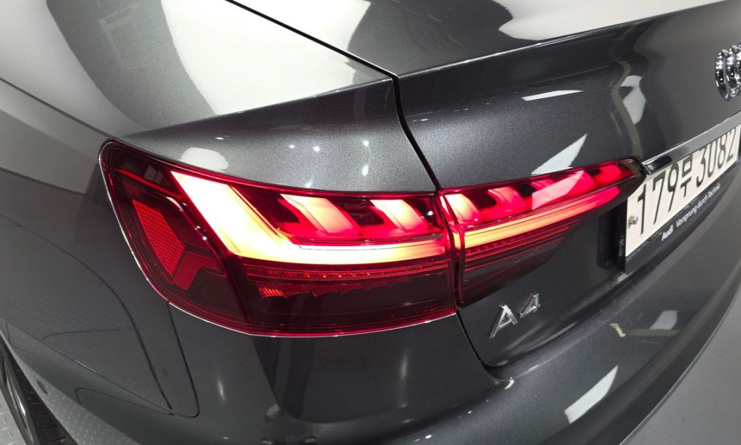 Audi A4 40 TFSI Premium, 2023