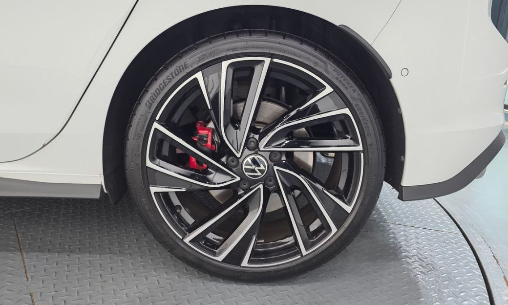 Volkswagen Golf 2.0 GTI, 2024