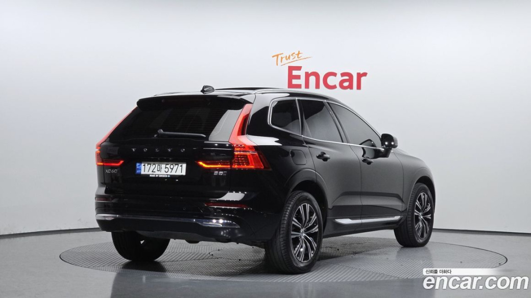 Volvo XC60 B5 Inscription, 2022