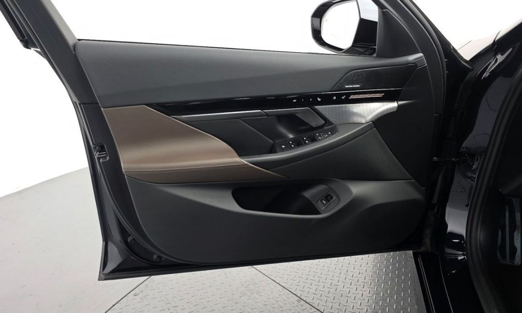 BMW 5-Series 520i M Sport, 2024