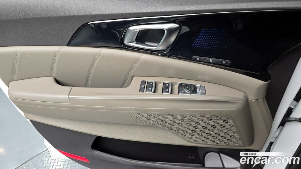Kia Carnival 9-Seater Gravity, 2025