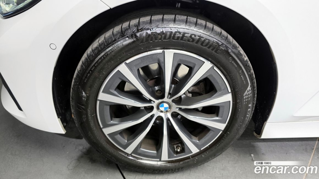 BMW 3-Series 320i, 2022