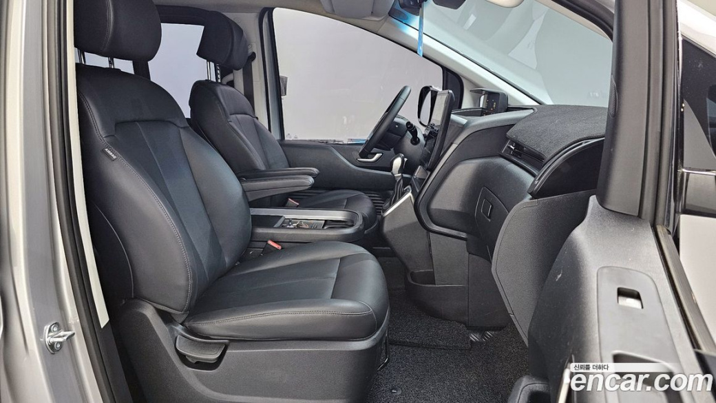 Hyundai Staria Cargo 5-Seater, 2025