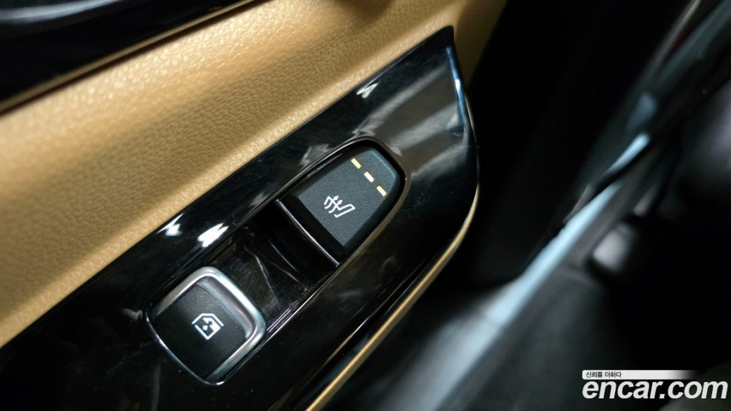 Kia Carnival 9-Seater Signature, 2023