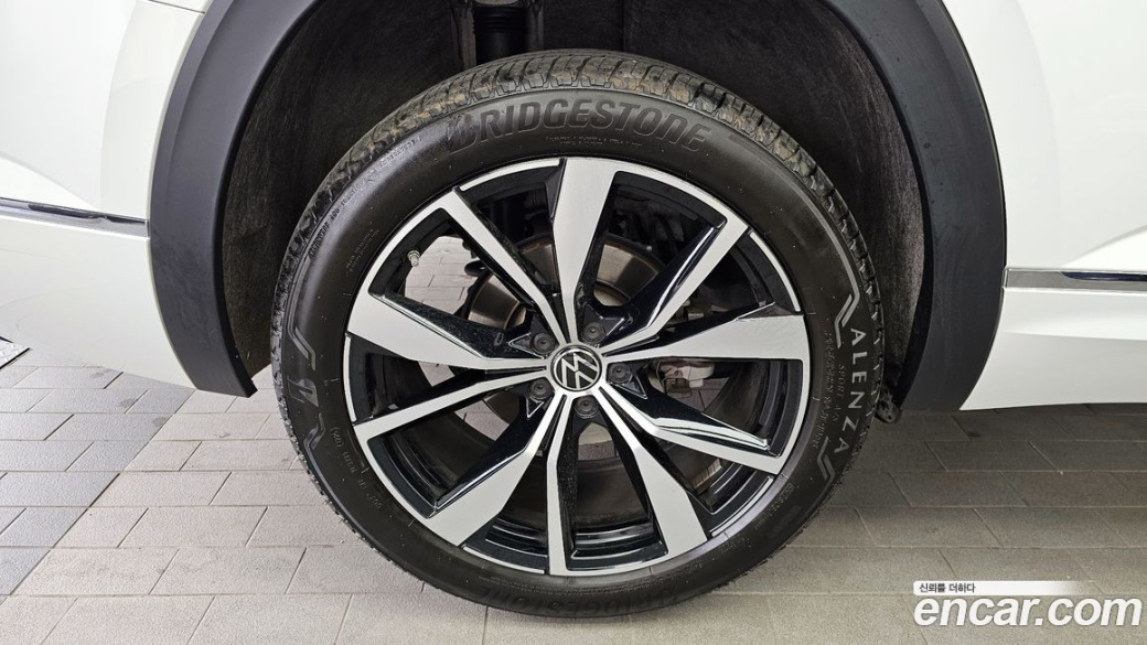 Volkswagen Atlas 2.0 TSI R-LINE 6-Seater, 2025