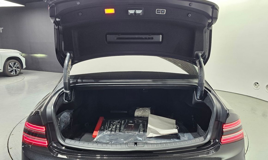 Genesis G80 Gasoline 2.5 Turbo AWD, 2025