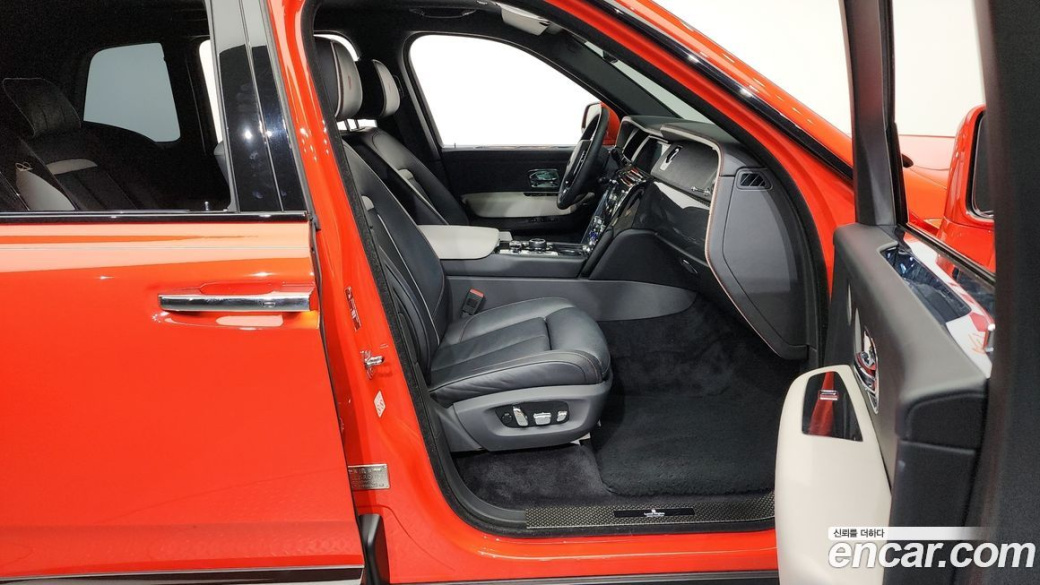 Rolls-Royce Cullinan 6.7 V12 Black Badge, 2023