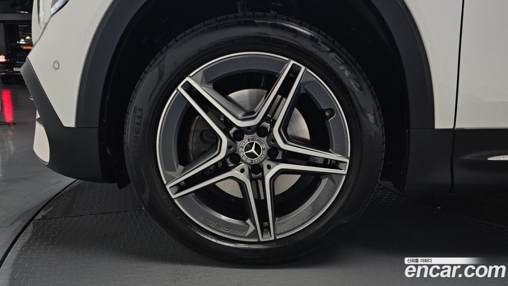 Mercedes-Benz GLB-Class GLB250 4MATIC, 2023