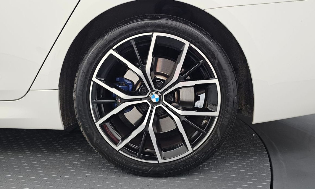BMW 5-Series 530i xDrive M Sport Package, 2022