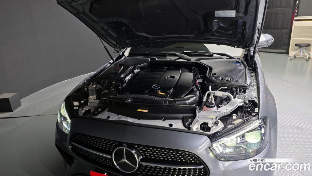 Mercedes-Benz E-Class E350 4MATIC AMG Line, 2021
