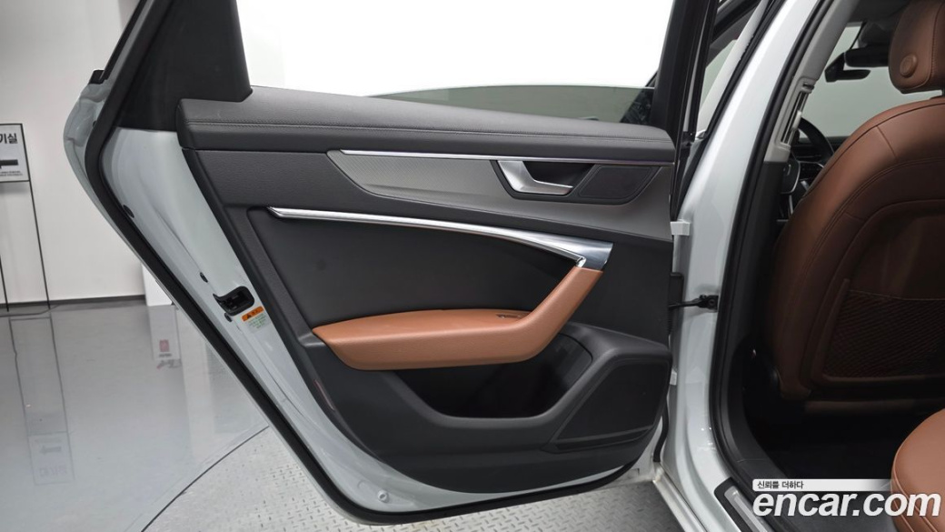 Audi A6 45 TFSI, 2023