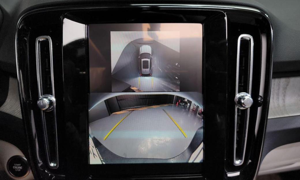 Volvo XC40 B4 Ultra Bright, 2025