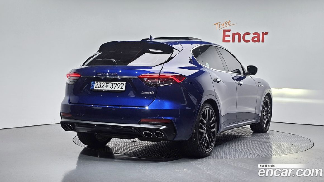 Maserati Levante 3.0 AWD Modena, 2022